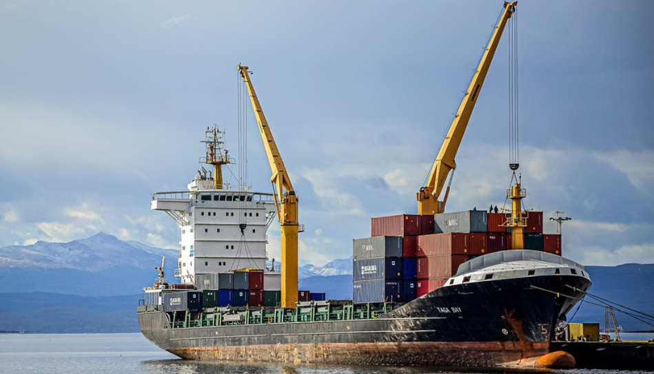 美国发往亚洲的海上集装箱航线正从疫情下的受阻状态中恢复正常