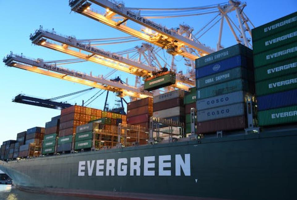 海运 | 上海至南美和中东等地航线的集装箱船运费比3月底上涨两至三成