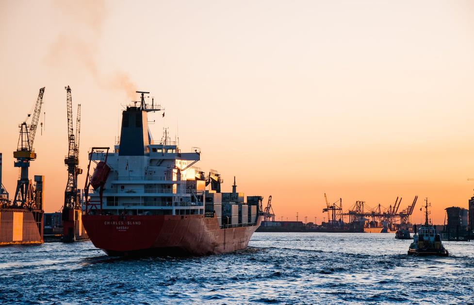 亚洲至欧洲的现货运费率大幅下跌，船运公司临时取消航班